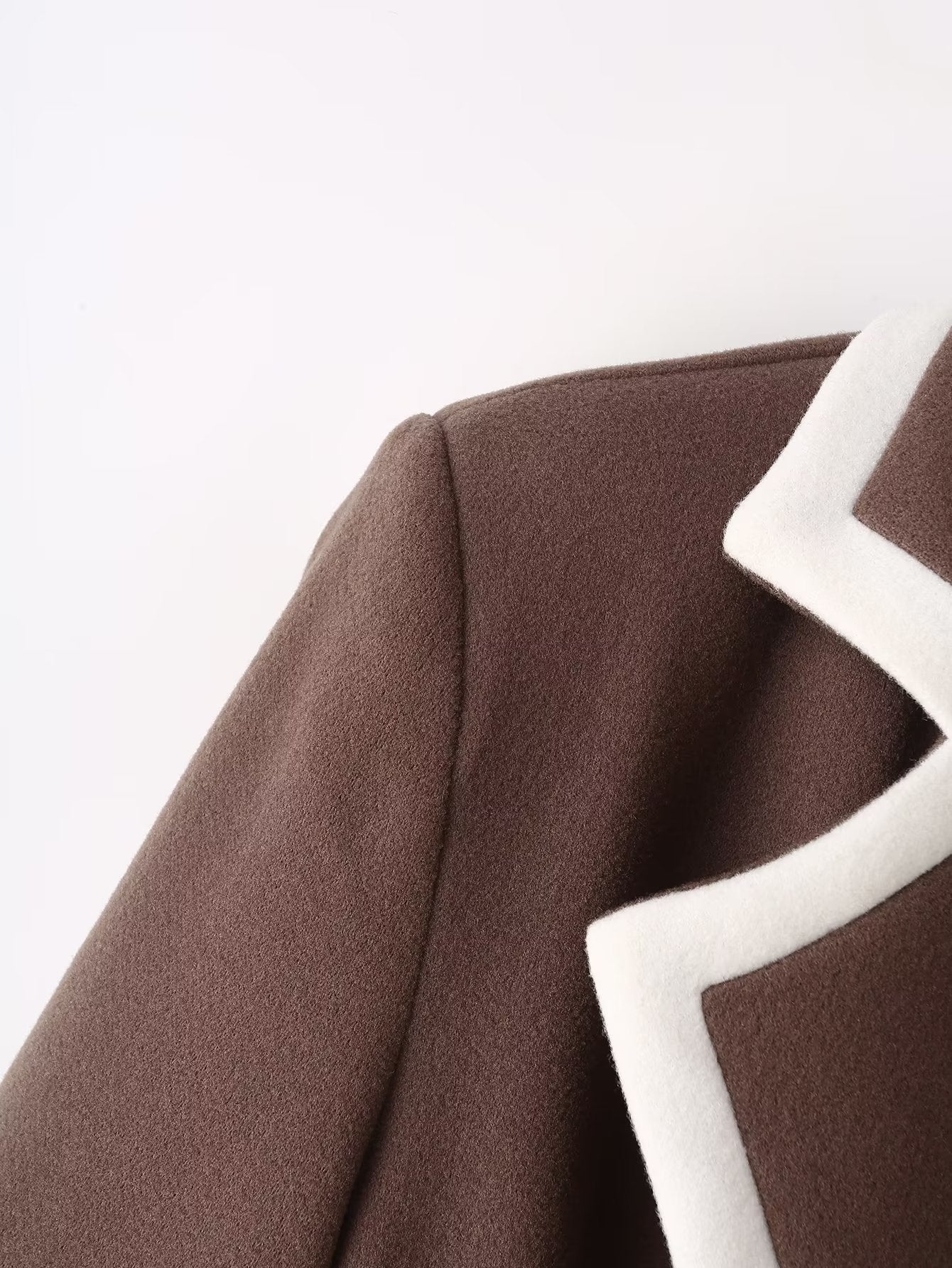 Women Clothing High Sense White Texture Belt Metal Button Design Women Coat