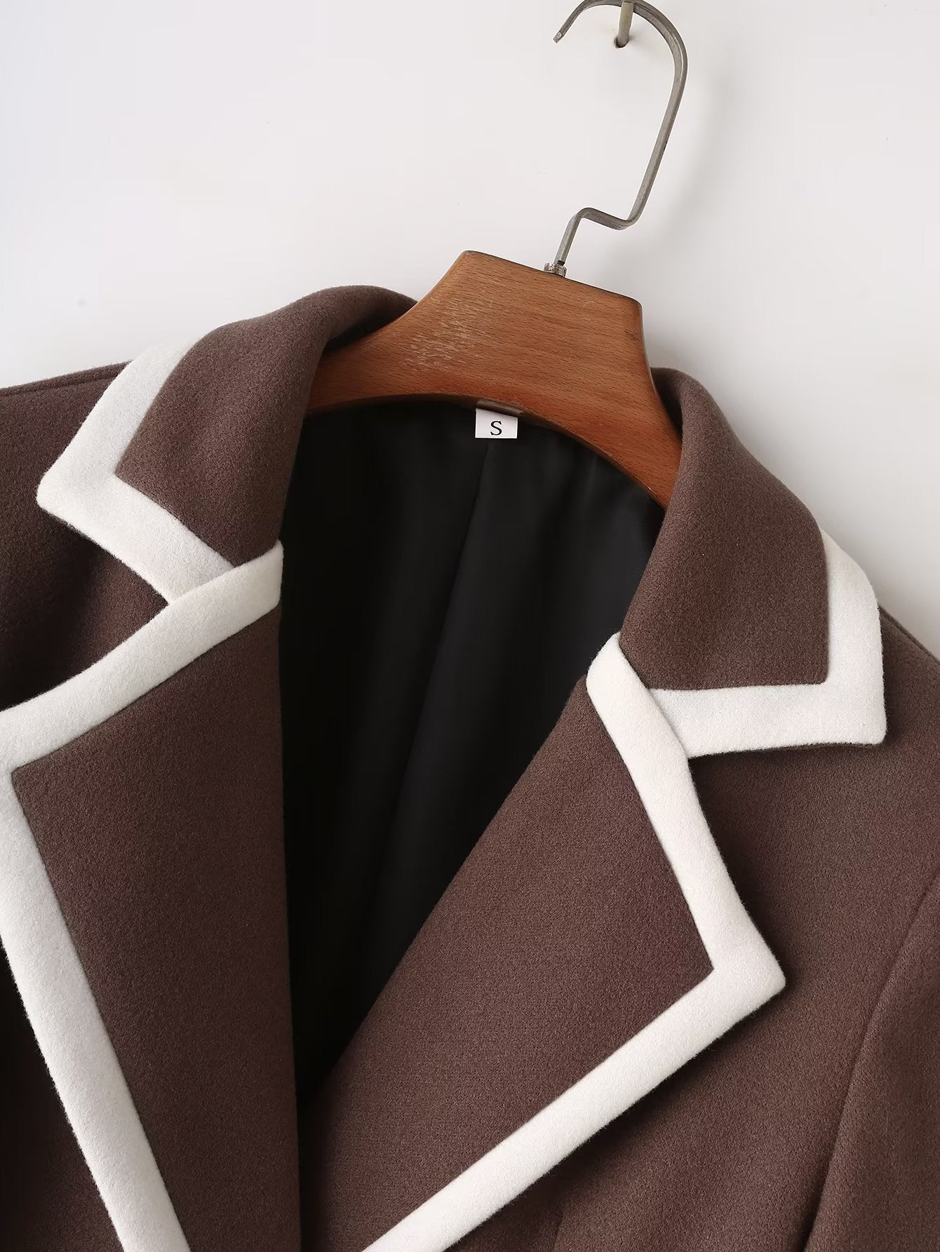Women Clothing High Sense White Texture Belt Metal Button Design Women Coat