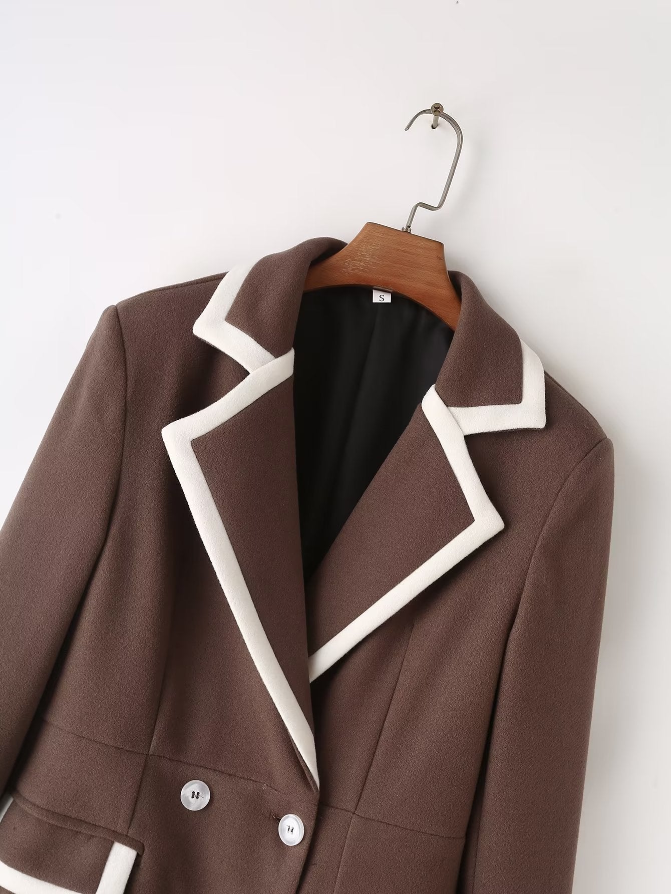Women Clothing High Sense White Texture Belt Metal Button Design Women Coat