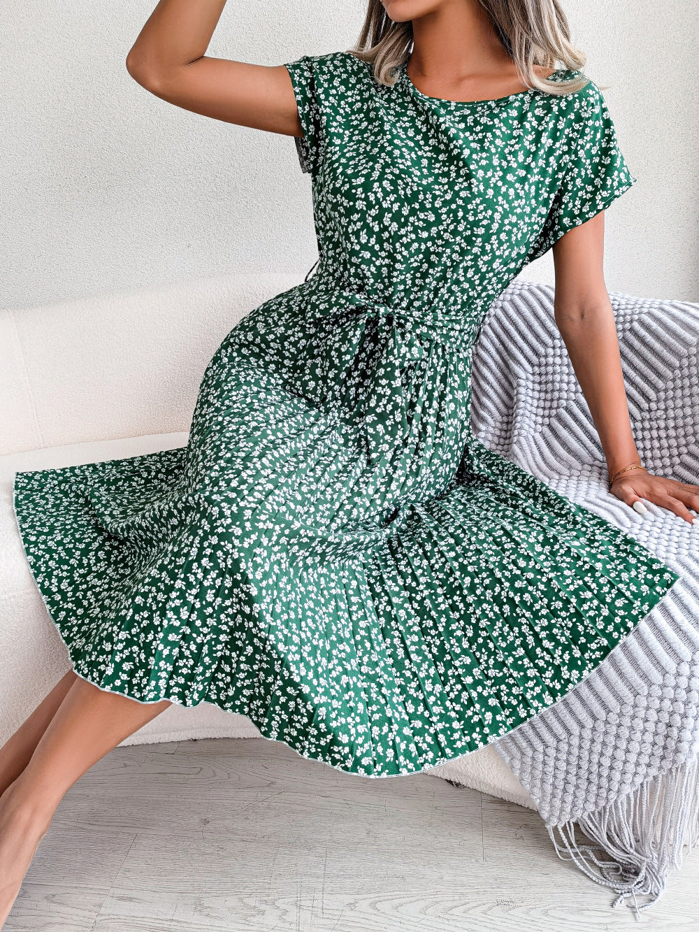 Spring Summer New Casual Short Sleeve Floral Large Hem Pleated   Women Clothing