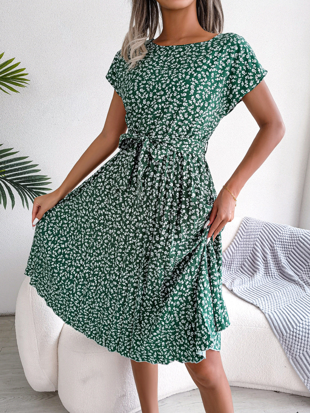Spring Summer New Casual Short Sleeve Floral Large Hem Pleated   Women Clothing